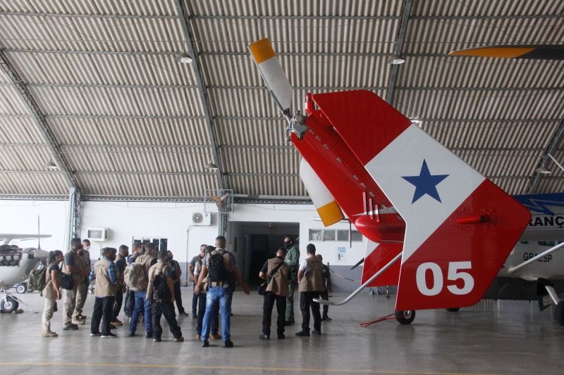 Casa militar promove curso de aerotransporte no Graesp <div class='credito_fotos'>Foto: Marcelo Seabra / Ag. Pará   |   <a href='/midias/2021/originais/8681_b028b514-64e3-86c3-1f8c-61fa6d27fe47.jpg' download><i class='fa-solid fa-download'></i> Download</a></div>