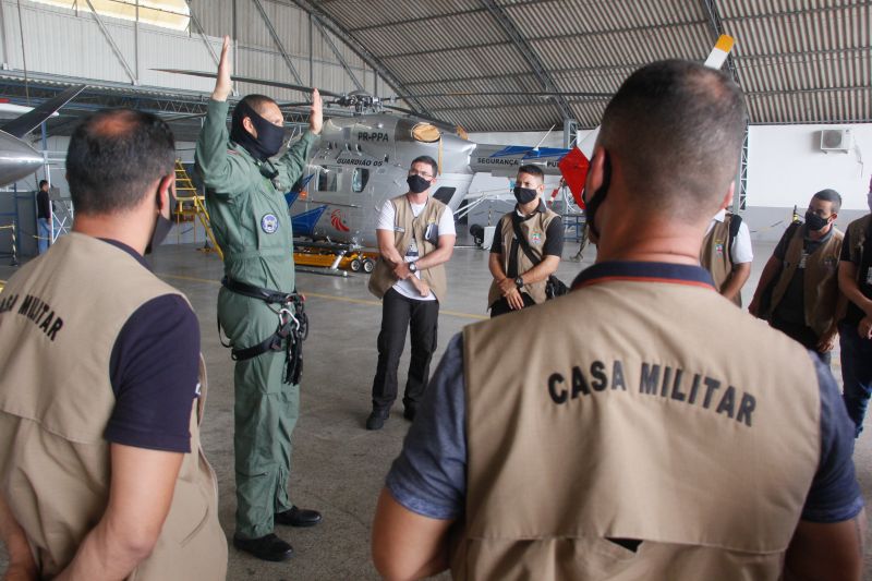 Casa militar promove curso de aerotransporte no Graesp <div class='credito_fotos'>Foto: Marcelo Seabra / Ag. Pará   |   <a href='/midias/2021/originais/8681_f729eba5-ec07-7b94-ac48-e51112032e7d.jpg' download><i class='fa-solid fa-download'></i> Download</a></div>