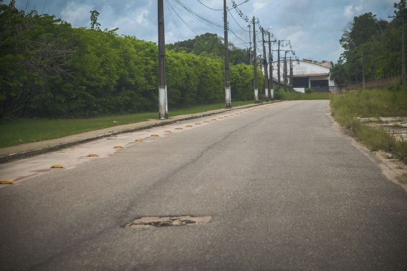 Rua Ananin, em frente ao Terminal de IntegraÃ§Ã£o de Ananindeua, passa por processo de requalificaÃ§Ã£o que o Governo do Estado, por meio do NGTM irÃ¡ iniciar no segundo semestre de 2021. <div class='credito_fotos'>Foto: Pedro Guerreiro / Ag. Pará   |   <a href='/midias/2021/originais/8687_3b5283ba-16fc-26c3-8741-72da0f09c095.jpg' download><i class='fa-solid fa-download'></i> Download</a></div>