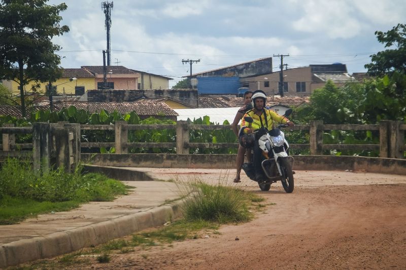 Rua Ananin, em frente ao Terminal de IntegraÃ§Ã£o de Ananindeua, passa por processo de requalificaÃ§Ã£o que o Governo do Estado, por meio do NGTM irÃ¡ iniciar no segundo semestre de 2021. <div class='credito_fotos'>Foto: Pedro Guerreiro / Ag. Pará   |   <a href='/midias/2021/originais/8687_7c42df1c-a1e9-156d-a08c-ade6072bf8f8.jpg' download><i class='fa-solid fa-download'></i> Download</a></div>