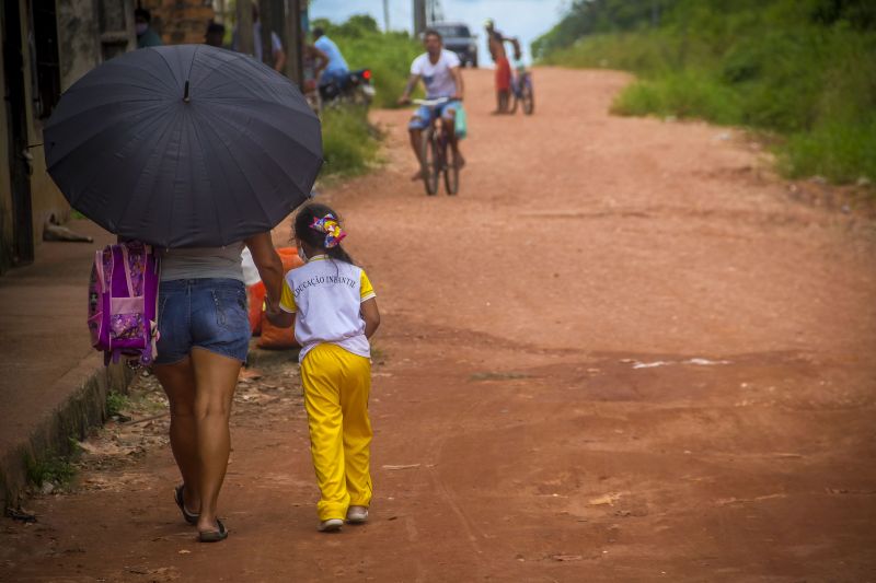 Rua Ananin, em frente ao Terminal de IntegraÃ§Ã£o de Ananindeua, passa por processo de requalificaÃ§Ã£o que o Governo do Estado, por meio do NGTM irÃ¡ iniciar no segundo semestre de 2021. <div class='credito_fotos'>Foto: Pedro Guerreiro / Ag. Pará   |   <a href='/midias/2021/originais/8687_88f769ac-671f-50d0-a02c-8604d81632e3.jpg' download><i class='fa-solid fa-download'></i> Download</a></div>