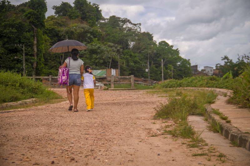 Rua Ananin, em frente ao Terminal de IntegraÃ§Ã£o de Ananindeua, passa por processo de requalificaÃ§Ã£o que o Governo do Estado, por meio do NGTM irÃ¡ iniciar no segundo semestre de 2021. <div class='credito_fotos'>Foto: Pedro Guerreiro / Ag. Pará   |   <a href='/midias/2021/originais/8687_a39ec142-29c2-8303-da03-ab4ccdb69ae9.jpg' download><i class='fa-solid fa-download'></i> Download</a></div>