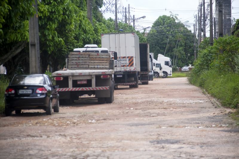 Rua Ananin, em frente ao Terminal de IntegraÃ§Ã£o de Ananindeua, passa por processo de requalificaÃ§Ã£o que o Governo do Estado, por meio do NGTM irÃ¡ iniciar no segundo semestre de 2021. <div class='credito_fotos'>Foto: Pedro Guerreiro / Ag. Pará   |   <a href='/midias/2021/originais/8687_d7d4dff5-6aa2-fbb6-8087-815f0ab87c9e.jpg' download><i class='fa-solid fa-download'></i> Download</a></div>