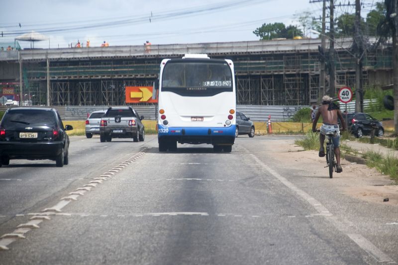 Rua Ananin, em frente ao Terminal de IntegraÃ§Ã£o de Ananindeua, passa por processo de requalificaÃ§Ã£o que o Governo do Estado, por meio do NGTM irÃ¡ iniciar no segundo semestre de 2021. <div class='credito_fotos'>Foto: Pedro Guerreiro / Ag. Pará   |   <a href='/midias/2021/originais/8687_fe562956-6f7b-6f50-2442-5a585a3c5944.jpg' download><i class='fa-solid fa-download'></i> Download</a></div>