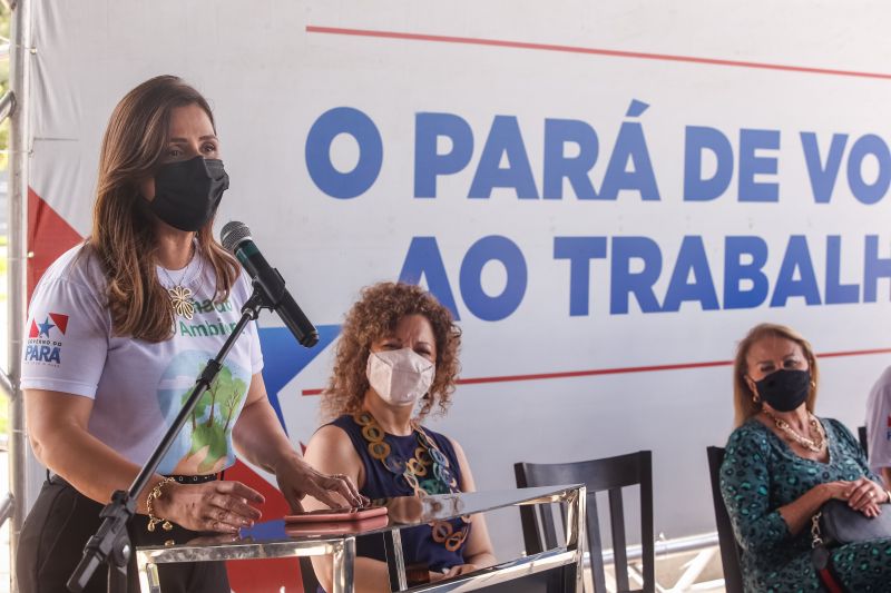 O Governador Helder Barbalho assumiu o compromisso de implementar a Carta da Terra e os Objetivos para o Desenvolvimento SustentÃ¡vel (ODS) no territÃ³rio paraense durante a abertura da Semana Estadual de Meio Ambiente, nesta segunda-feira (07). O ParÃ¡ Ã© o primeiro Estado do Brasil a oficializar este compromisso desde a concepÃ§Ã£o da Carta. O evento tambÃ©m foi marcado pelo plantio de 25 mudas de madeiras nobres da regiÃ£o, ipÃª-amarelo, ipÃª-roxo e pau-preto, no Porto Futuro, em BelÃ©m.Â  <div class='credito_fotos'>Foto: Marco Santos / Ag. Pará   |   <a href='/midias/2021/originais/8689_7a767286-d394-6487-ce1b-5047caa818eb.jpg' download><i class='fa-solid fa-download'></i> Download</a></div>