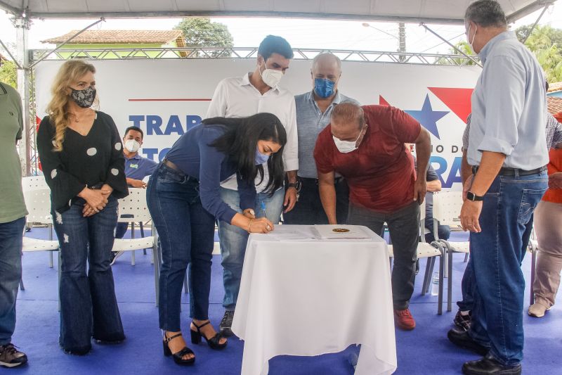 O Governo do ParÃ¡ iniciou, nesta sexta-feira (11), as obras para modernizaÃ§Ã£o de 27 Km da rodovia PA-448, que interliga os municÃ­pios de Capanema e Tracuateua, na regiÃ£o nordeste do estado. A via Ã© uma rota paralela Ã  BR-308 e passa por distritos histÃ³ricos como Tauari e Mirasselvas. O investimento do governo estadual Ã© de R$ 28,1 milhÃµes. A previsÃ£o para entrega da obra Ã© de 13 meses. <div class='credito_fotos'>Foto: Marcelo Seabra / Ag. Pará   |   <a href='/midias/2021/originais/8707_d76fa43c-a433-30a9-a01f-cb42e1a578f8.jpg' download><i class='fa-solid fa-download'></i> Download</a></div>