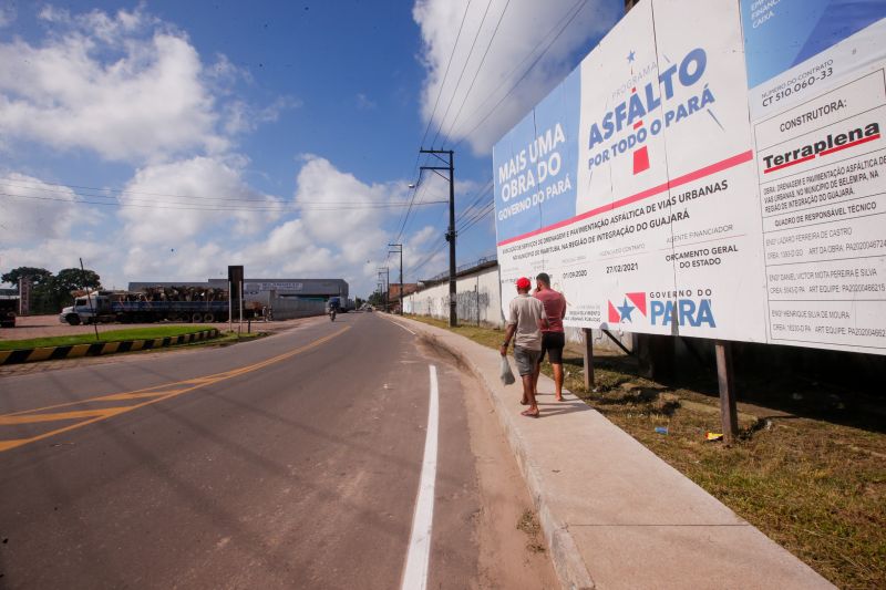 O governador Helder Barbalho participou, na manhÃ£ desta quarta-feira (16), do ato de entrega da nova pavimentaÃ§Ã£o da Estrada da Pirelli, no municÃ­pio de Marituba, RegiÃ£o Metropolitana de BelÃ©m. Os 6 km de extensÃ£o da via receberam asfalto novo e de qualidade atravÃ©s do programa estadual "Asfalto Por Todo o ParÃ¡", executado pela Secretaria de Desenvolvimento Urbano e Obras PÃºblicas (Sedop). <div class='credito_fotos'>Foto: Marco Santos / Ag. Pará   |   <a href='/midias/2021/originais/8719_8fe927ef-3ba5-9c32-a232-caaba3e8e267.jpg' download><i class='fa-solid fa-download'></i> Download</a></div>