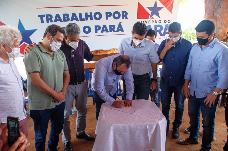 Júlio do Egito Prefeito de Medicilandia <div class='credito_fotos'>Foto: Pedro Guerreiro / Ag. Pará   |   <a href='/midias/2021/originais/8734_bc8e2615-f165-c5ec-f6cf-55968f549339.jpg' download><i class='fa-solid fa-download'></i> Download</a></div>