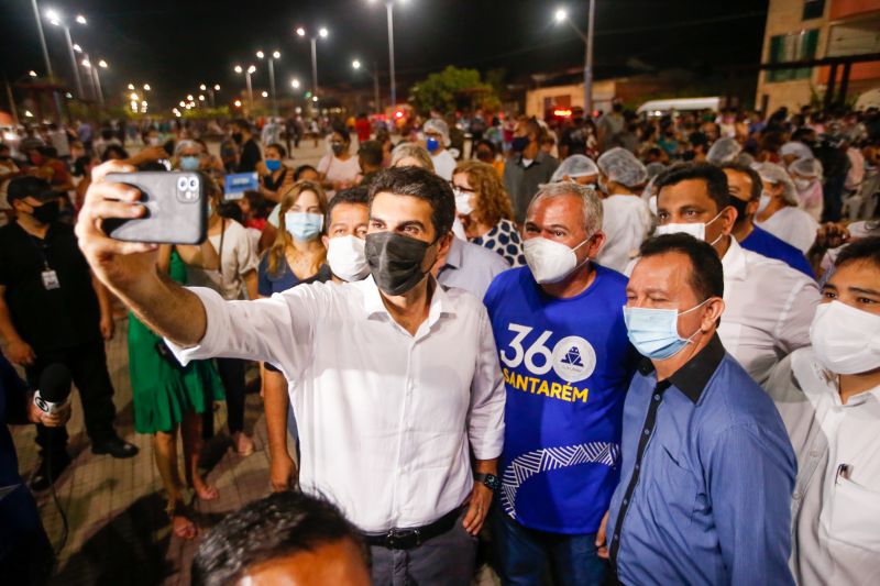 O governador Helder Barbalho chegou nesta segunda-feira (21) a SantarÃ©m, no Oeste do ParÃ¡, para participar com a entrega de obras e serviÃ§os das celebraÃ§Ãµes pelos 360 anos de fundaÃ§Ã£o do municÃ­pio. <div class='credito_fotos'>Foto: Marco Santos / Ag. Pará   |   <a href='/midias/2021/originais/8739_0f979949-5f7f-2522-55e7-505c634af5d6.jpg' download><i class='fa-solid fa-download'></i> Download</a></div>