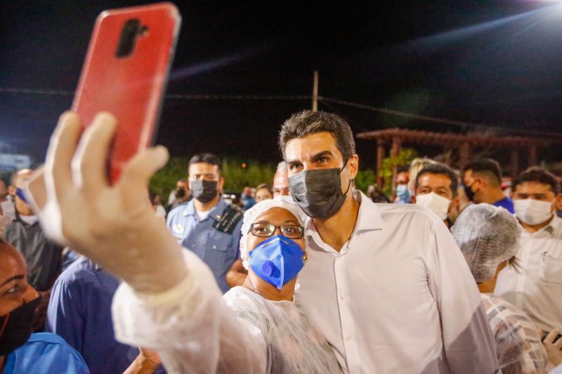 O governador Helder Barbalho chegou nesta segunda-feira (21) a SantarÃ©m, no Oeste do ParÃ¡, para participar com a entrega de obras e serviÃ§os das celebraÃ§Ãµes pelos 360 anos de fundaÃ§Ã£o do municÃ­pio. <div class='credito_fotos'>Foto: Marco Santos / Ag. Pará   |   <a href='/midias/2021/originais/8739_1f05a0ea-b73b-b4b1-a04f-093043bb6008.jpg' download><i class='fa-solid fa-download'></i> Download</a></div>