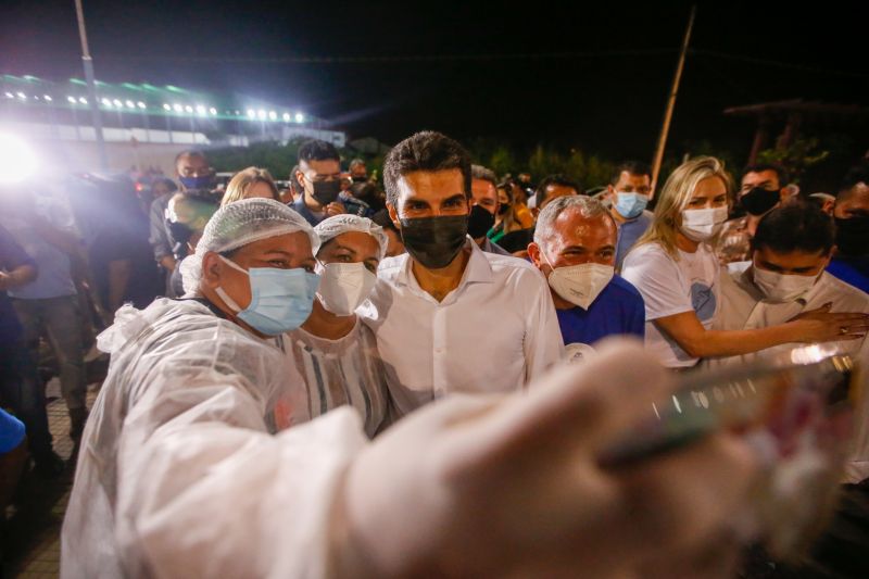 O governador Helder Barbalho chegou nesta segunda-feira (21) a SantarÃ©m, no Oeste do ParÃ¡, para participar com a entrega de obras e serviÃ§os das celebraÃ§Ãµes pelos 360 anos de fundaÃ§Ã£o do municÃ­pio. <div class='credito_fotos'>Foto: Marco Santos / Ag. Pará   |   <a href='/midias/2021/originais/8739_3cd3d5e2-5fc6-6cfc-3e47-ce010691ed94.jpg' download><i class='fa-solid fa-download'></i> Download</a></div>