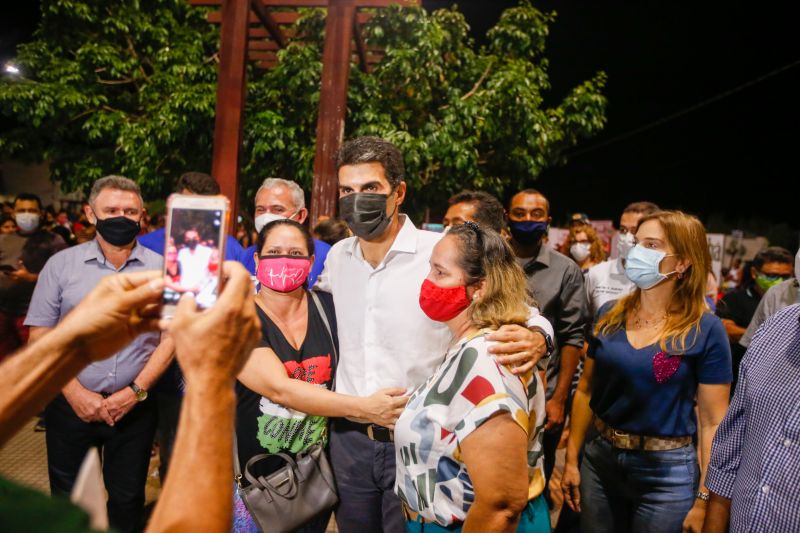 O governador Helder Barbalho chegou nesta segunda-feira (21) a SantarÃ©m, no Oeste do ParÃ¡, para participar com a entrega de obras e serviÃ§os das celebraÃ§Ãµes pelos 360 anos de fundaÃ§Ã£o do municÃ­pio. <div class='credito_fotos'>Foto: Marco Santos / Ag. Pará   |   <a href='/midias/2021/originais/8739_4bfc435f-ba25-0bf4-5188-88bc8c805055.jpg' download><i class='fa-solid fa-download'></i> Download</a></div>