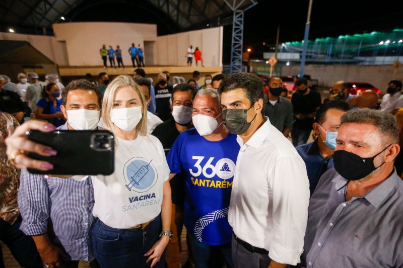 O governador Helder Barbalho chegou nesta segunda-feira (21) a SantarÃ©m, no Oeste do ParÃ¡, para participar com a entrega de obras e serviÃ§os das celebraÃ§Ãµes pelos 360 anos de fundaÃ§Ã£o do municÃ­pio. <div class='credito_fotos'>Foto: Marco Santos / Ag. Pará   |   <a href='/midias/2021/originais/8739_d7b92d8f-8b9a-830e-09f6-36c4442ee437.jpg' download><i class='fa-solid fa-download'></i> Download</a></div>