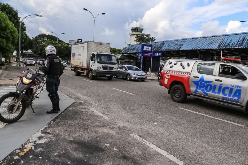 Na tarde desta quinta-feira (24) chegou ao ParÃ¡ mais uma remessa de vacinas contra a covid-19, enviadas pelo MinistÃ©rio da SaÃºde. De janeiro de 2021 para cÃ¡, o Estado recebeu 4 milhÃµes,124 mil e 460 doses. <div class='credito_fotos'>Foto: Bruno Cecim / Ag.Pará   |   <a href='/midias/2021/originais/8751_67e6e67b-070d-8b04-395b-3951f67a1573.jpg' download><i class='fa-solid fa-download'></i> Download</a></div>