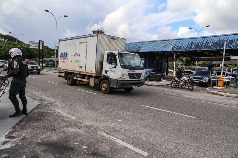 Na tarde desta quinta-feira (24) chegou ao ParÃ¡ mais uma remessa de vacinas contra a covid-19, enviadas pelo MinistÃ©rio da SaÃºde. De janeiro de 2021 para cÃ¡, o Estado recebeu 4 milhÃµes,124 mil e 460 doses. <div class='credito_fotos'>Foto: Bruno Cecim / Ag.Pará   |   <a href='/midias/2021/originais/8751_89e72c92-172e-48e9-5a6c-88cbdc09b23a.jpg' download><i class='fa-solid fa-download'></i> Download</a></div>