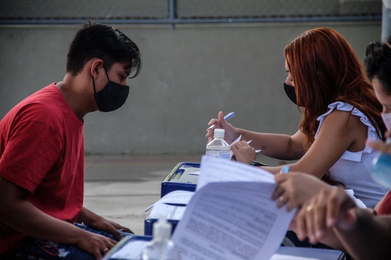 Neste primeiro sábado de julho, 03, a Companhia de Habitação do Estado do Pará (Cohab) beneficiou 78 famílias do município de Marapanim com o programa estadual "Sua Casa", iniciativa do governo do Estado que concede até 21 mil reais para construção, reconstrução e ampliação de casas de famílias de baixa renda

FOTO: PEDRO GUERREIRO / AGPARA <div class='credito_fotos'>Foto: Pedro Guerreiro / Ag. Pará   |   <a href='/midias/2021/originais/8779_2657e1b6-1b30-e4d6-3c81-e5daf3433095.jpg' download><i class='fa-solid fa-download'></i> Download</a></div>