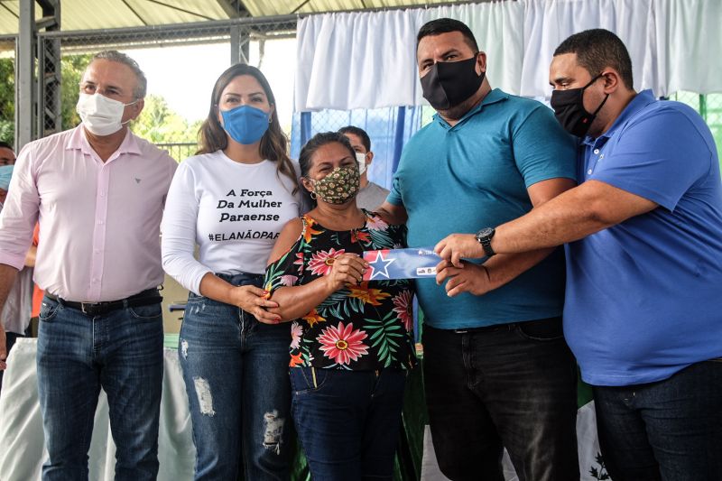 Neste primeiro sábado de julho, 03, a Companhia de Habitação do Estado do Pará (Cohab) beneficiou 78 famílias do município de Marapanim com o programa estadual "Sua Casa", iniciativa do governo do Estado que concede até 21 mil reais para construção, reconstrução e ampliação de casas de famílias de baixa renda

FOTO: PEDRO GUERREIRO / AGPARA <div class='credito_fotos'>Foto: Pedro Guerreiro / Ag. Pará   |   <a href='/midias/2021/originais/8779_4a4b8aa7-cfc0-109c-a7b3-0b13ce972721.jpg' download><i class='fa-solid fa-download'></i> Download</a></div>