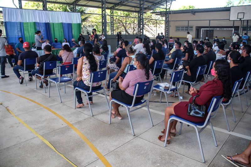 Neste primeiro sábado de julho, 03, a Companhia de Habitação do Estado do Pará (Cohab) beneficiou 78 famílias do município de Marapanim com o programa estadual "Sua Casa", iniciativa do governo do Estado que concede até 21 mil reais para construção, reconstrução e ampliação de casas de famílias de baixa renda

FOTO: PEDRO GUERREIRO / AGPARA <div class='credito_fotos'>Foto: Pedro Guerreiro / Ag. Pará   |   <a href='/midias/2021/originais/8779_5667eca4-8849-bc05-8a7e-44b408c5bf88.jpg' download><i class='fa-solid fa-download'></i> Download</a></div>