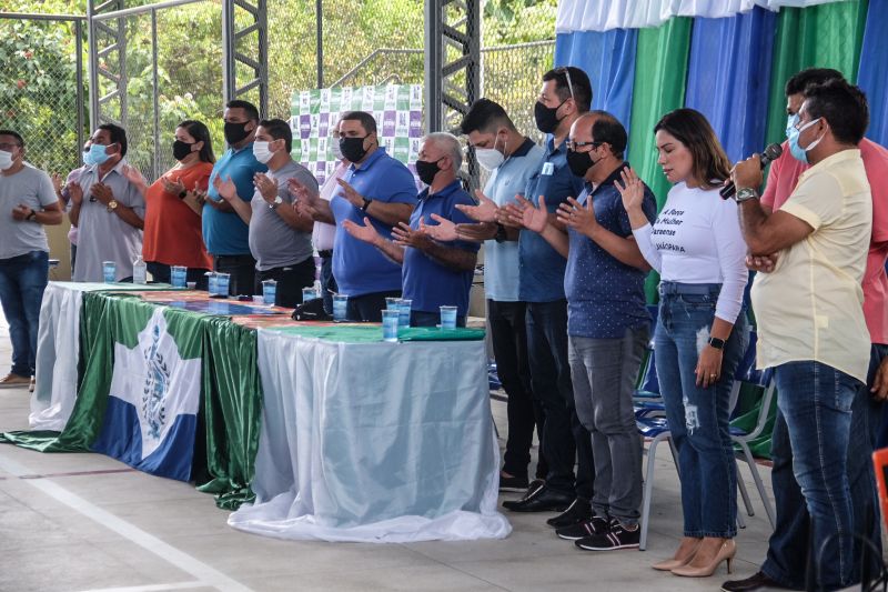 Neste primeiro sábado de julho, 03, a Companhia de Habitação do Estado do Pará (Cohab) beneficiou 78 famílias do município de Marapanim com o programa estadual "Sua Casa", iniciativa do governo do Estado que concede até 21 mil reais para construção, reconstrução e ampliação de casas de famílias de baixa renda

FOTO: PEDRO GUERREIRO / AGPARA <div class='credito_fotos'>Foto: Pedro Guerreiro / Ag. Pará   |   <a href='/midias/2021/originais/8779_812f8efb-0e17-bd47-b89e-651765af061b.jpg' download><i class='fa-solid fa-download'></i> Download</a></div>