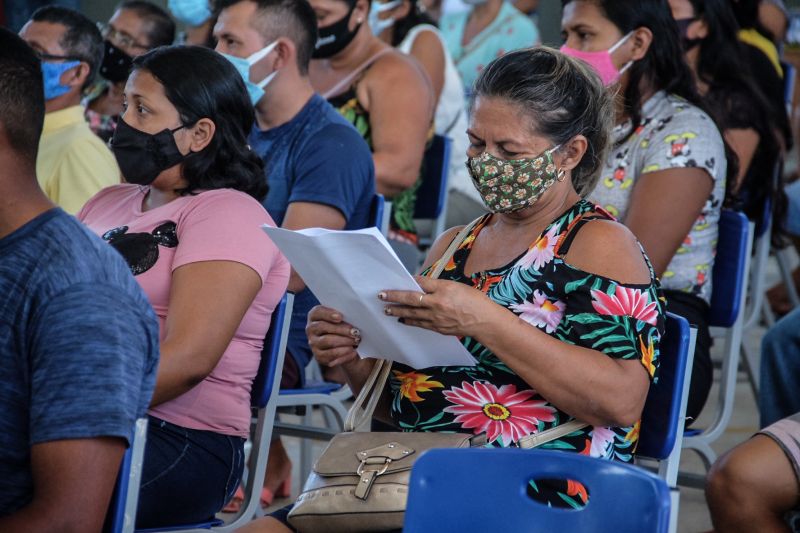 Neste primeiro sábado de julho, 03, a Companhia de Habitação do Estado do Pará (Cohab) beneficiou 78 famílias do município de Marapanim com o programa estadual "Sua Casa", iniciativa do governo do Estado que concede até 21 mil reais para construção, reconstrução e ampliação de casas de famílias de baixa renda

FOTO: PEDRO GUERREIRO / AGPARA <div class='credito_fotos'>Foto: Pedro Guerreiro / Ag. Pará   |   <a href='/midias/2021/originais/8779_ab6c6c9c-a3be-b80e-7485-91d7894d611c.jpg' download><i class='fa-solid fa-download'></i> Download</a></div>