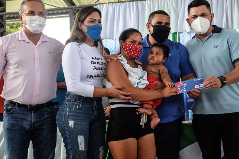 Neste primeiro sábado de julho, 03, a Companhia de Habitação do Estado do Pará (Cohab) beneficiou 78 famílias do município de Marapanim com o programa estadual "Sua Casa", iniciativa do governo do Estado que concede até 21 mil reais para construção, reconstrução e ampliação de casas de famílias de baixa renda

FOTO: PEDRO GUERREIRO / AGPARA <div class='credito_fotos'>Foto: Pedro Guerreiro / Ag. Pará   |   <a href='/midias/2021/originais/8779_b888eac9-1015-bb44-dc87-5256821d1768.jpg' download><i class='fa-solid fa-download'></i> Download</a></div>