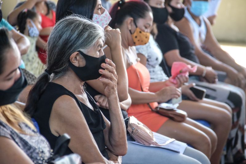 Neste primeiro sábado de julho, 03, a Companhia de Habitação do Estado do Pará (Cohab) beneficiou 78 famílias do município de Marapanim com o programa estadual "Sua Casa", iniciativa do governo do Estado que concede até 21 mil reais para construção, reconstrução e ampliação de casas de famílias de baixa renda

FOTO: PEDRO GUERREIRO / AGPARA <div class='credito_fotos'>Foto: Pedro Guerreiro / Ag. Pará   |   <a href='/midias/2021/originais/8779_c29e5dbc-720a-483e-c8e0-7b955e28e5ce.jpg' download><i class='fa-solid fa-download'></i> Download</a></div>