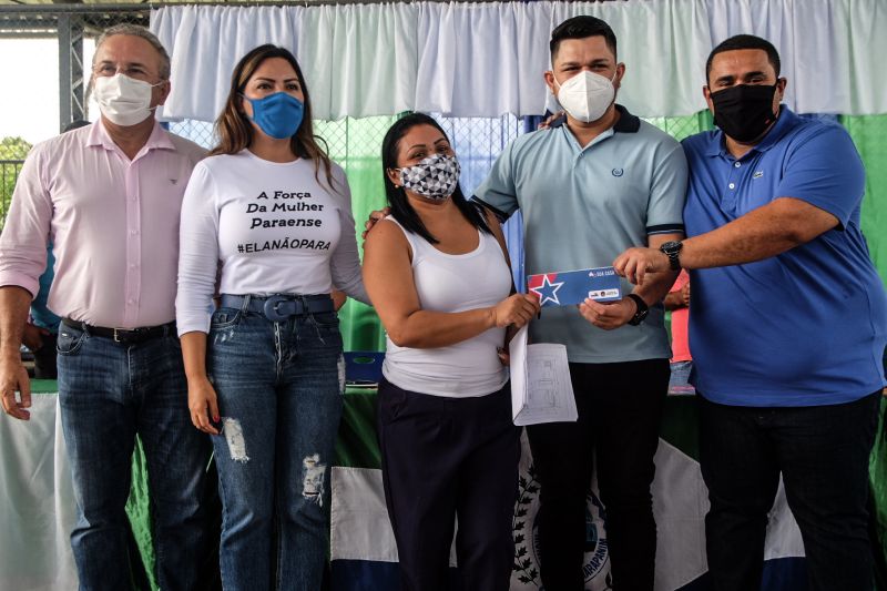 Neste primeiro sábado de julho, 03, a Companhia de Habitação do Estado do Pará (Cohab) beneficiou 78 famílias do município de Marapanim com o programa estadual "Sua Casa", iniciativa do governo do Estado que concede até 21 mil reais para construção, reconstrução e ampliação de casas de famílias de baixa renda

FOTO: PEDRO GUERREIRO / AGPARA <div class='credito_fotos'>Foto: Pedro Guerreiro / Ag. Pará   |   <a href='/midias/2021/originais/8779_df7ae693-5845-b5a4-e55e-962946f6cdd8.jpg' download><i class='fa-solid fa-download'></i> Download</a></div>