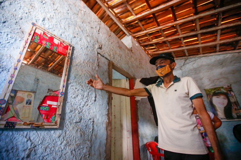 â€œO Sua Casa Ã© a realizaÃ§Ã£o de um sonho, vou rebocar, pintar, mudar toda minha casa. Esse programa representa o quanto o Governo do Estado se importa com as pessoas, o governador Helder Barbalho olha pela populaÃ§Ã£o. Eu sÃ³ tenho agradecer Ã  Cohab e toda equipe do Estado, que vai fazer com que eu e a minha famÃ­lia tenhamos melhor qualidade de vidaâ€, conta Justino Rosa dos Santos, pescador de SÃ£o JoÃ£o de Pirabas, durante a cerimÃ´nia de entrega do benefÃ­cio no municÃ­pio. <div class='credito_fotos'>Foto: Marco Santos / Ag. Pará   |   <a href='/midias/2021/originais/8803_5a8fe491-8be3-e7e4-719d-957fbf9c1881.jpg' download><i class='fa-solid fa-download'></i> Download</a></div>