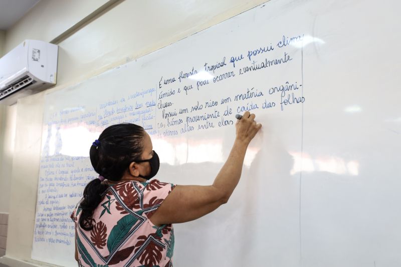 Aulas Escola Brigadeiro Fontenele- Terra Firme- Fotos Marco Santos- Ag Pará <div class='credito_fotos'>Foto: Marco Santos / Ag. Pará   |   <a href='/midias/2021/originais/8925_03ac90e4-3568-ea9a-2529-5fd58fa5c92f.jpg' download><i class='fa-solid fa-download'></i> Download</a></div>