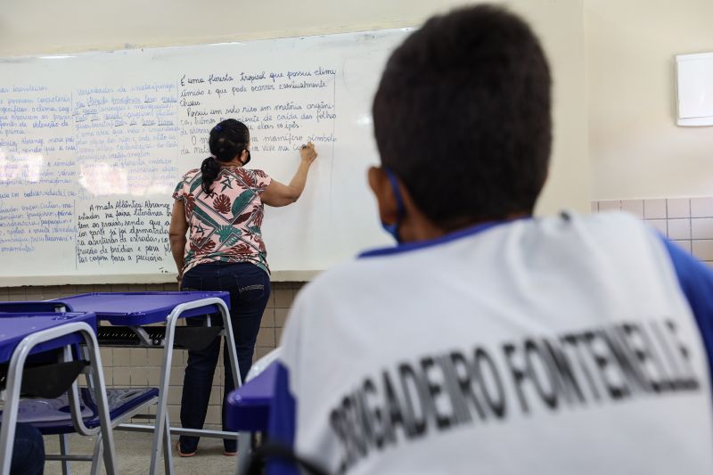 Aulas Escola Brigadeiro Fontenele- Terra Firme- Fotos Marco Santos- Ag Pará <div class='credito_fotos'>Foto: Marco Santos / Ag. Pará   |   <a href='/midias/2021/originais/8925_12d74ba6-8ada-5c7f-50da-e4ef6094958c.jpg' download><i class='fa-solid fa-download'></i> Download</a></div>