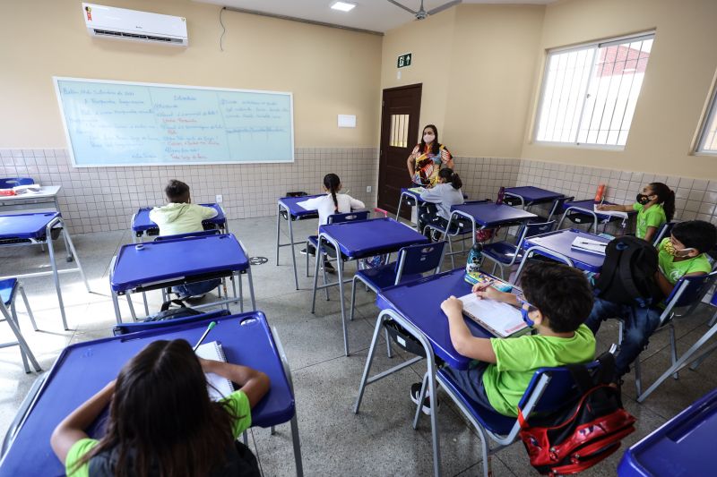 Aulas Escola Brigadeiro Fontenele- Terra Firme- Fotos Marco Santos- Ag Pará <div class='credito_fotos'>Foto: Marco Santos / Ag. Pará   |   <a href='/midias/2021/originais/8925_259c88b7-5971-98f3-6b9d-43fe0995b681.jpg' download><i class='fa-solid fa-download'></i> Download</a></div>