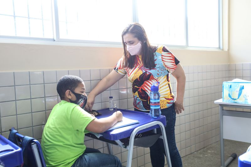 Aulas Escola Brigadeiro Fontenele- Terra Firme- Fotos Marco Santos- Ag Pará <div class='credito_fotos'>Foto: Marco Santos / Ag. Pará   |   <a href='/midias/2021/originais/8925_50dc3750-c5b7-efc3-0e41-6d2a239cb86c.jpg' download><i class='fa-solid fa-download'></i> Download</a></div>