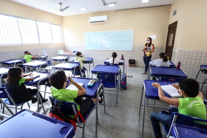 Aulas Escola Brigadeiro Fontenele- Terra Firme- Fotos Marco Santos- Ag Pará <div class='credito_fotos'>Foto: Marco Santos / Ag. Pará   |   <a href='/midias/2021/originais/8925_5573db85-b002-93ec-d98b-1f9a7ec01a89.jpg' download><i class='fa-solid fa-download'></i> Download</a></div>