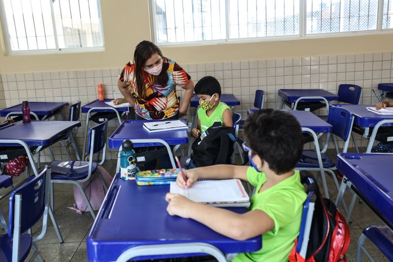 Aulas Escola Brigadeiro Fontenele- Terra Firme- Fotos Marco Santos- Ag Pará <div class='credito_fotos'>Foto: Marco Santos / Ag. Pará   |   <a href='/midias/2021/originais/8925_b8828b70-a40e-8581-c4b5-e498c21298d5.jpg' download><i class='fa-solid fa-download'></i> Download</a></div>