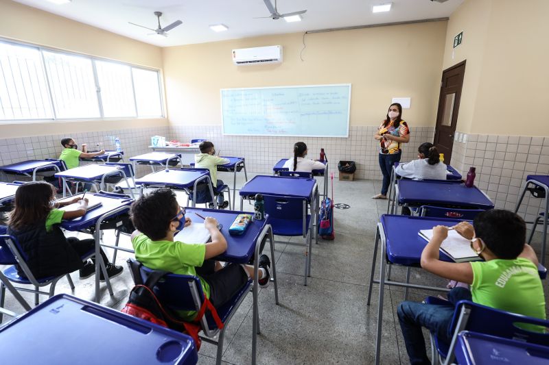 Aulas Escola Brigadeiro Fontenele- Terra Firme- Fotos Marco Santos- Ag Pará <div class='credito_fotos'>Foto: Marco Santos / Ag. Pará   |   <a href='/midias/2021/originais/8925_c22742e3-9f24-31b1-e3d3-dd35d748314b.jpg' download><i class='fa-solid fa-download'></i> Download</a></div>