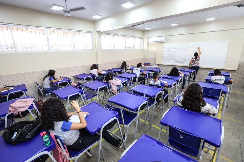 Aulas Escola Brigadeiro Fontenele- Terra Firme- Fotos Marco Santos- Ag Pará <div class='credito_fotos'>Foto: Marco Santos / Ag. Pará   |   <a href='/midias/2021/originais/8925_d48441ec-e8bd-3b8c-4cc3-4316a6309bca.jpg' download><i class='fa-solid fa-download'></i> Download</a></div>