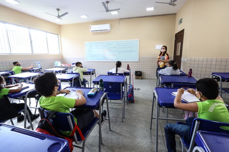 Aulas Escola Brigadeiro Fontenele- Terra Firme- Fotos Marco Santos- Ag Pará <div class='credito_fotos'>Foto: Marco Santos / Ag. Pará   |   <a href='/midias/2021/originais/8925_eea85f93-a3af-f214-14a0-ff926da529a8.jpg' download><i class='fa-solid fa-download'></i> Download</a></div>