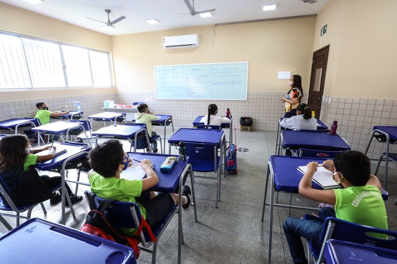 Aulas Escola Brigadeiro Fontenele- Terra Firme- Fotos Marco Santos- Ag Pará <div class='credito_fotos'>Foto: Marco Santos / Ag. Pará   |   <a href='/midias/2021/originais/8925_f4004afe-bd61-d0f4-c780-264296b18dbf.jpg' download><i class='fa-solid fa-download'></i> Download</a></div>