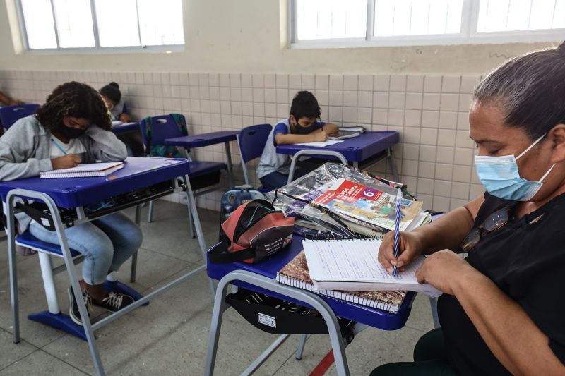 Aulas Escola Brigadeiro Fontenele- Terra Firme- Fotos Marco Santos- Ag Pará <div class='credito_fotos'>Foto: Marco Santos / Ag. Pará   |   <a href='/midias/2021/originais/8925_fcd5d80b-aaab-a6e8-af9a-161f5ea715c2.jpg' download><i class='fa-solid fa-download'></i> Download</a></div>