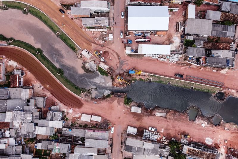 Obra canal Tucumduba ponte da rua Jabatiteua -PAULO CASTRO/ag.para <div class='credito_fotos'>Foto: Paulo Castro / Ag. Pará   |   <a href='/midias/2021/originais/8947_968e0b59-f802-e194-eb6b-c9021a492507.jpg' download><i class='fa-solid fa-download'></i> Download</a></div>