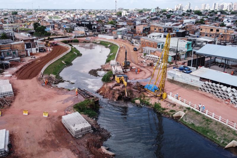 Obra canal Tucumduba ponte da rua Jabatiteua -PAULO CASTRO/ag.para <div class='credito_fotos'>Foto: Paulo Castro / Ag. Pará   |   <a href='/midias/2021/originais/8947_bbb21298-0133-54b7-f14e-842a508b1281.jpg' download><i class='fa-solid fa-download'></i> Download</a></div>