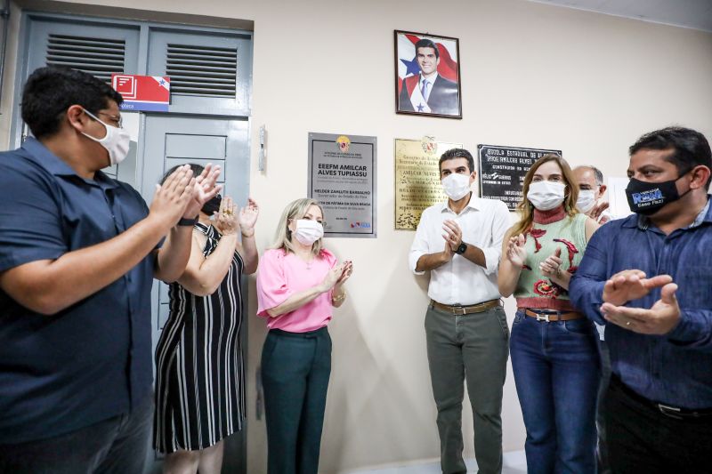 Governador entrega a escola Amílcar Alves Tupiassu, no bairro da Cremação-rodrigo pinheiro <div class='credito_fotos'>Foto: Rodrigo Pinheiro / Ag.Pará   |   <a href='/midias/2021/originais/8957_0eb9dca5-b55f-2891-99b2-f49a5438aa22.jpg' download><i class='fa-solid fa-download'></i> Download</a></div>