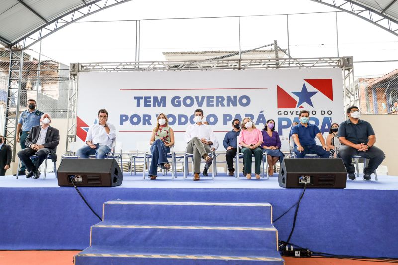 Governador entrega a escola Amílcar Alves Tupiassu, no bairro da Cremação-rodrigo pinheiro <div class='credito_fotos'>Foto: Rodrigo Pinheiro / Ag.Pará   |   <a href='/midias/2021/originais/8957_29bc1be9-7f8e-a944-a498-f07cb7288490.jpg' download><i class='fa-solid fa-download'></i> Download</a></div>