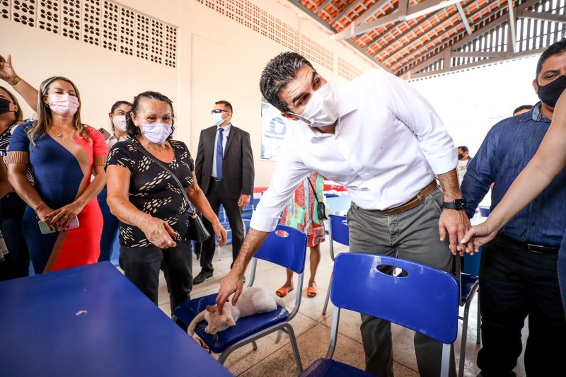 Governador entrega a escola Amílcar Alves Tupiassu, no bairro da Cremação-rodrigo pinheiro <div class='credito_fotos'>Foto: Rodrigo Pinheiro / Ag.Pará   |   <a href='/midias/2021/originais/8957_64d41989-bead-379a-97d8-46b13d8229c7.jpg' download><i class='fa-solid fa-download'></i> Download</a></div>