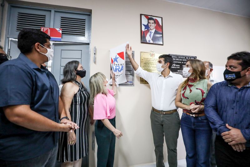 Governador entrega a escola Amílcar Alves Tupiassu, no bairro da Cremação-rodrigo pinheiro <div class='credito_fotos'>Foto: Rodrigo Pinheiro / Ag.Pará   |   <a href='/midias/2021/originais/8957_855db942-e63b-d9a3-d34f-4cc8e147b3ef.jpg' download><i class='fa-solid fa-download'></i> Download</a></div>