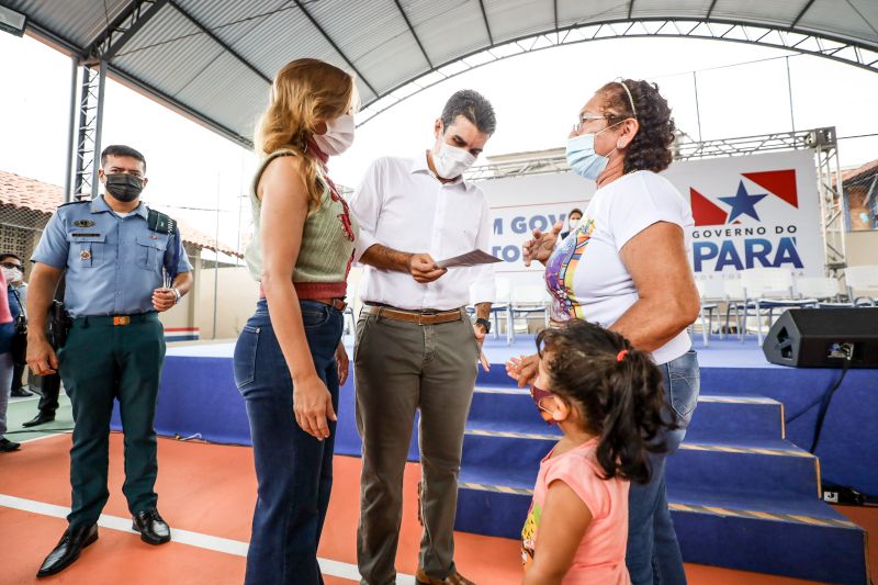 Governador entrega a escola Amílcar Alves Tupiassu, no bairro da Cremação-rodrigo pinheiro <div class='credito_fotos'>Foto: Rodrigo Pinheiro / Ag.Pará   |   <a href='/midias/2021/originais/8957_cd0c7d99-9870-6c70-57a2-d98ba1918ff2.jpg' download><i class='fa-solid fa-download'></i> Download</a></div>