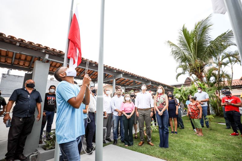 Governador entrega a escola Amílcar Alves Tupiassu, no bairro da Cremação-rodrigo pinheiro <div class='credito_fotos'>Foto: Rodrigo Pinheiro / Ag.Pará   |   <a href='/midias/2021/originais/8957_ed9212e7-142f-3f93-c834-84a93a1f8518.jpg' download><i class='fa-solid fa-download'></i> Download</a></div>