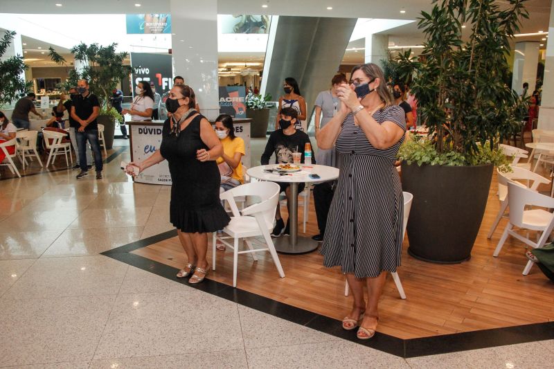 Semana de conscientização para o autismo tem apresentação de TEAlentos

Ação integra Semana de Conscientização para o Autismo, em valorização ao dia nacional da pessoa com deficiência, celebrado no último dia 21



fotos: marcelo seabra/agpara <div class='credito_fotos'>Foto: Marcelo Seabra / Ag. Pará   |   <a href='/midias/2021/originais/8982_df517097-00ba-4a7f-e6ac-fdb170437766.jpg' download><i class='fa-solid fa-download'></i> Download</a></div>