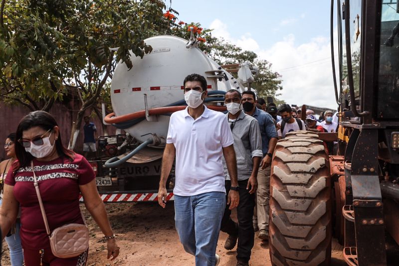 Além dos 32 km de asfalto, Governo do Estado também garantiu a reforma e ampliação da Câmara Municipal de Maracanã

fotos: Pedro Guerreiro / Ag.Para <div class='credito_fotos'>Foto: Pedro Guerreiro / Ag. Pará   |   <a href='/midias/2021/originais/8983_41859004-9f8b-78a1-25de-815b9d75e8aa.jpg' download><i class='fa-solid fa-download'></i> Download</a></div>