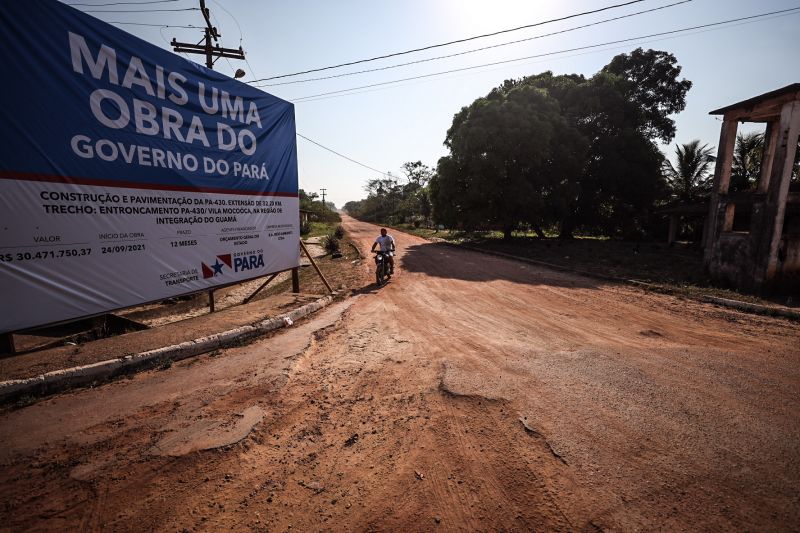 Além dos 32 km de asfalto, Governo do Estado também garantiu a reforma e ampliação da Câmara Municipal de Maracanã

fotos: Pedro Guerreiro / Ag.Para <div class='credito_fotos'>Foto: Pedro Guerreiro / Ag. Pará   |   <a href='/midias/2021/originais/8983_59063534-0063-0e48-d302-f4b30a82bd1a.jpg' download><i class='fa-solid fa-download'></i> Download</a></div>